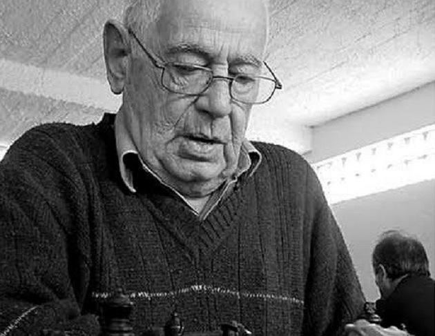 a.uy_2020_04_beto_hunter_guerrillero