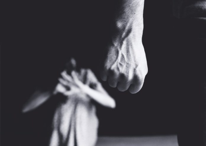 a.uy_2020_04_fischer_el_corona